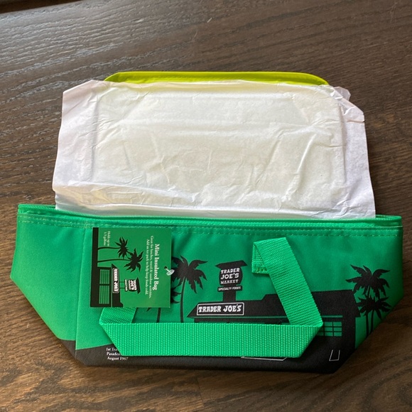 Trader Joe’s mini insulated bag - Picture 1 of 2